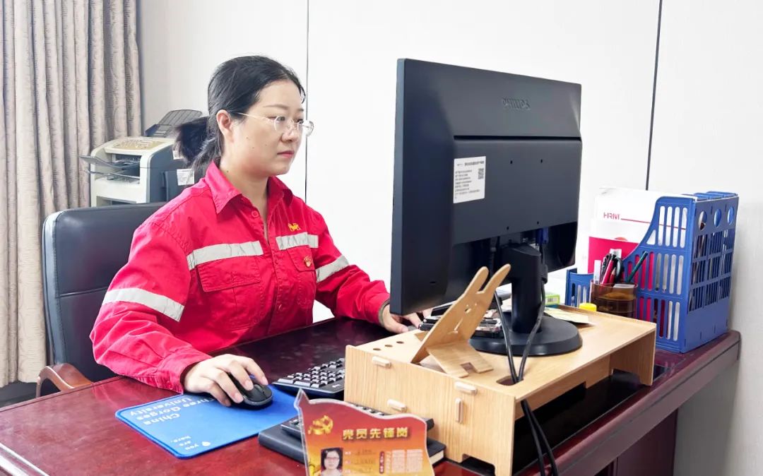 【宜化榜樣】化機公司牛艷嬌：恪盡職守勇?lián)?，廉潔自律揚清風(圖3)