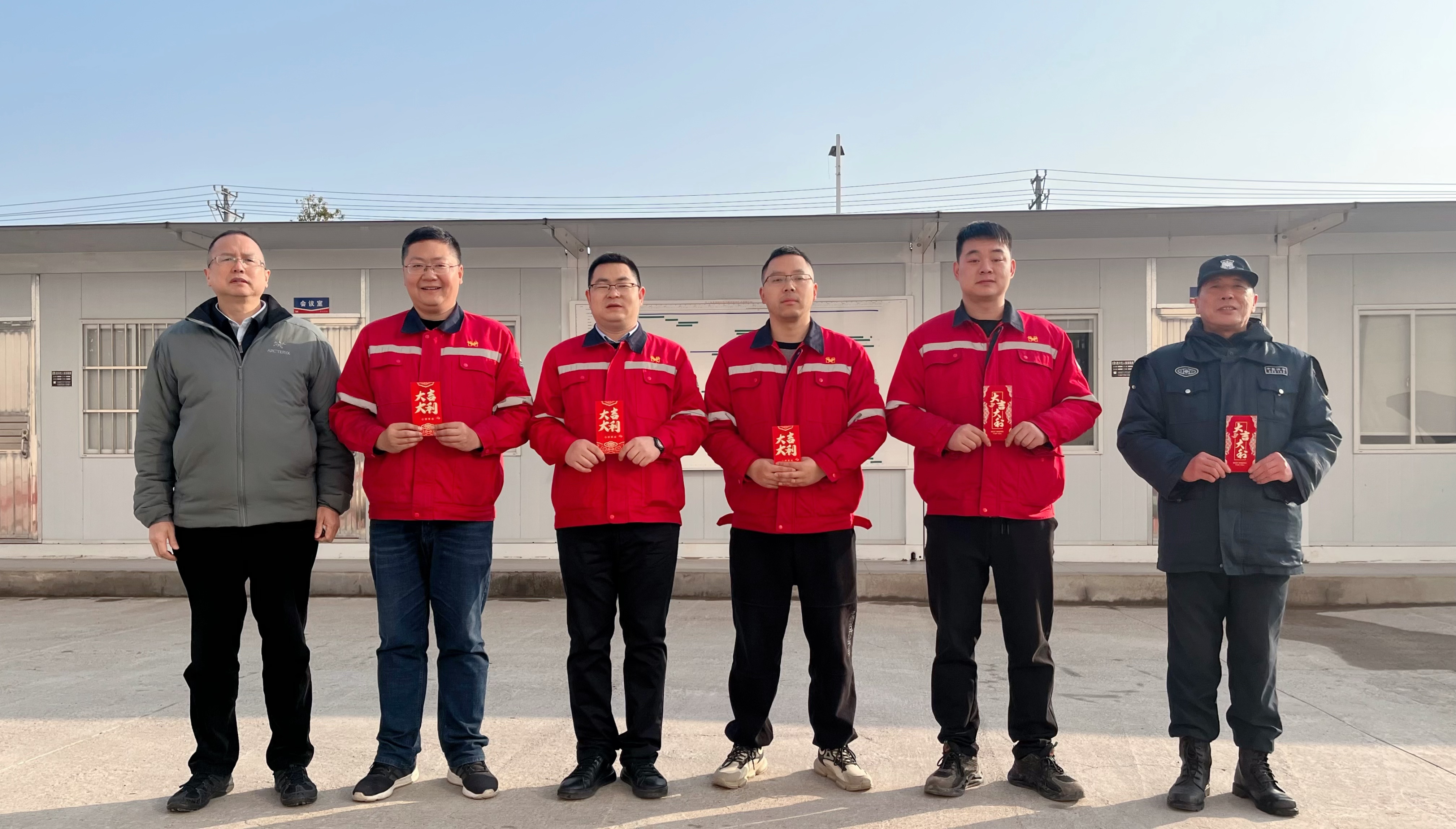 化機公司黨委書記、董事長、總經(jīng)理楊中澤到項目現(xiàn)場走訪慰問(圖2)