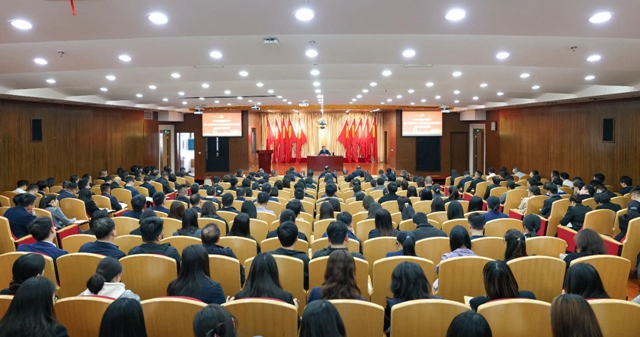 宜化集團領(lǐng)導班子深入貫徹中央八項規(guī)定精神學習教育讀書班開班